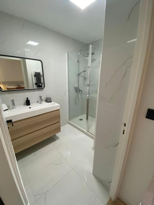 T2 Avec Terrasse Et Jardin Apartment Cannes Luaran gambar